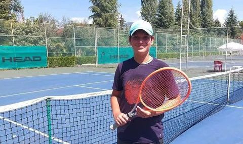 Read more about the article Suksesi i tenistëve shqiptarë U12 në turneun ndërkombëtar