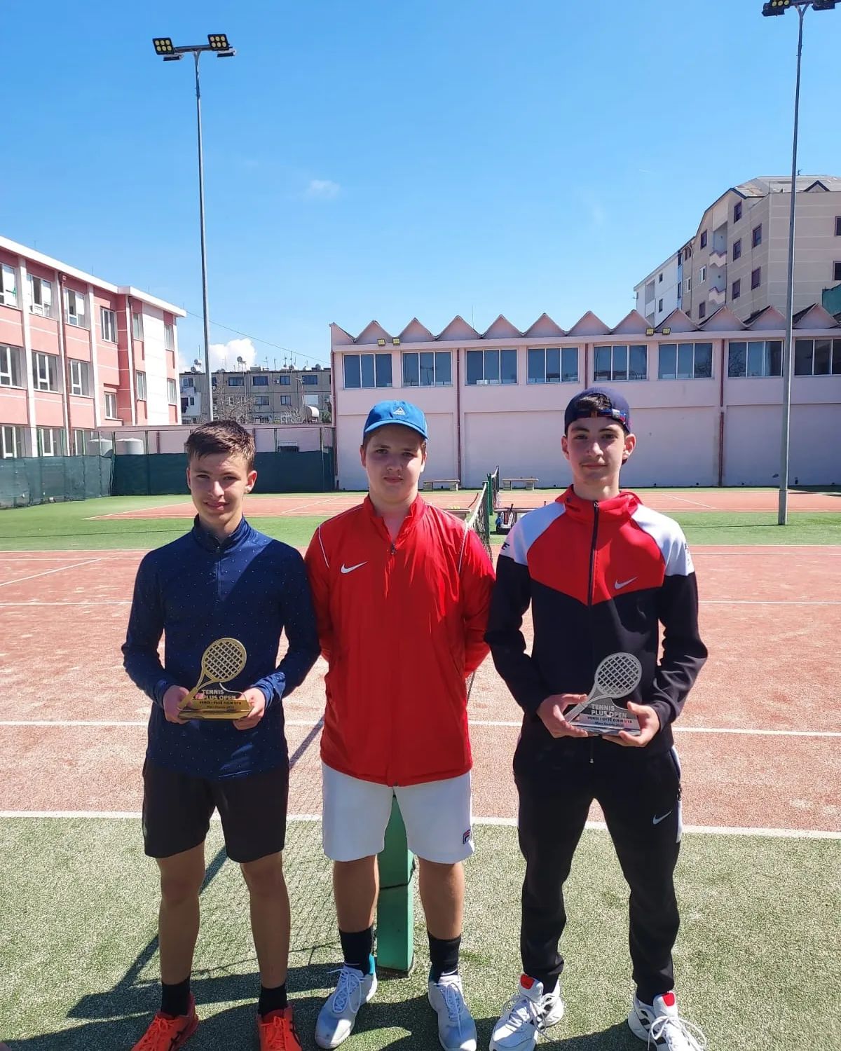 Read more about the article Kledi Gaba fitues i turneut “Tennis Plus – Durrësi Open”