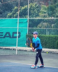 Read more about the article Ares Ferhati, në çerekfinale të turneut ndërkombëtar “Tirana Open – Tennis Europe Junior Tour”